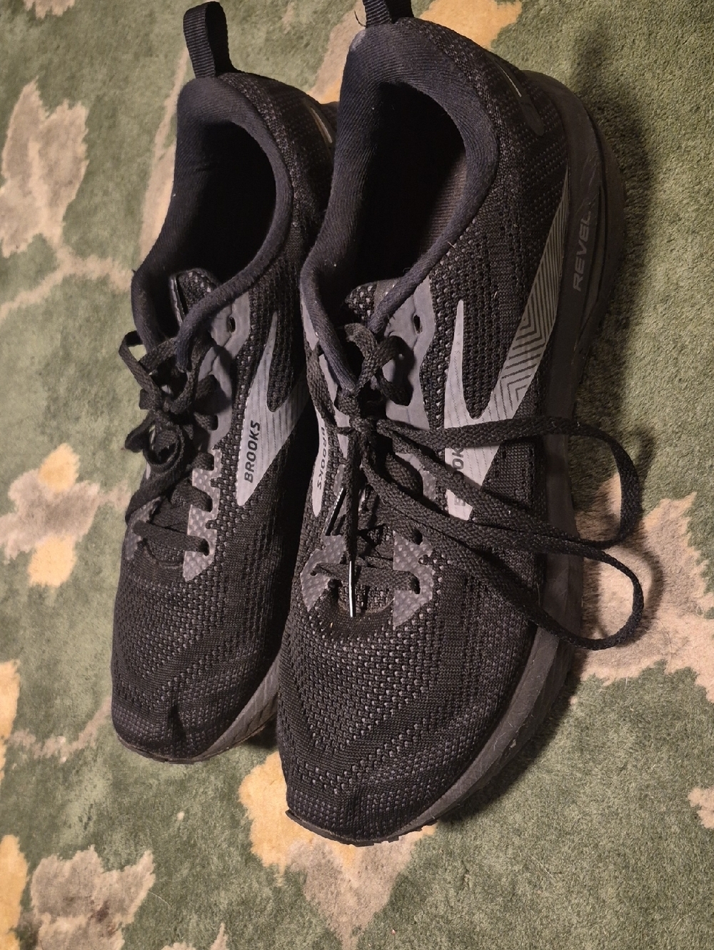 Brooks Men's Revel Running Shoes - Black/Grey Accents